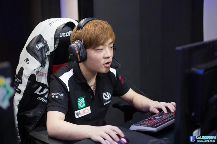 一个伟大的开始！ Weibo Gaming 成功击败了 Oh My God 赢得了首场比赛