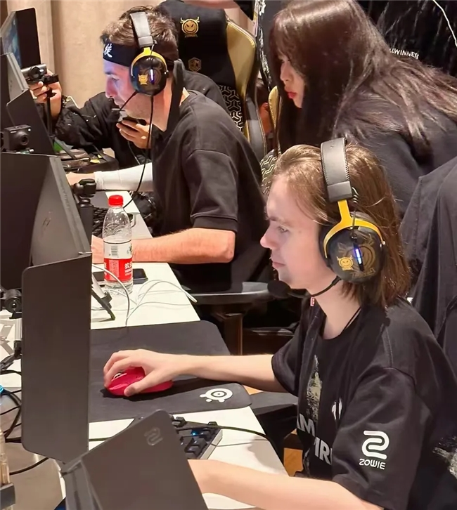 斗地主别为面子出牌（打斗地主，别为面子逞强）