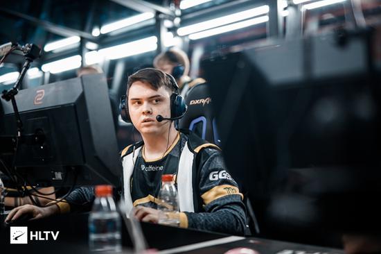 博弈论：混合策略如何降低被剥削概率。（博弈论视角：混合策略为何能减少被对手剥削的风险）